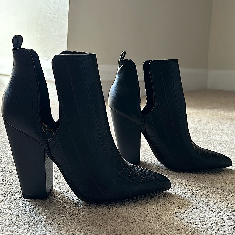 BRAND NEW - Black Croc Print Booties - JustFab x Jessie James Decker